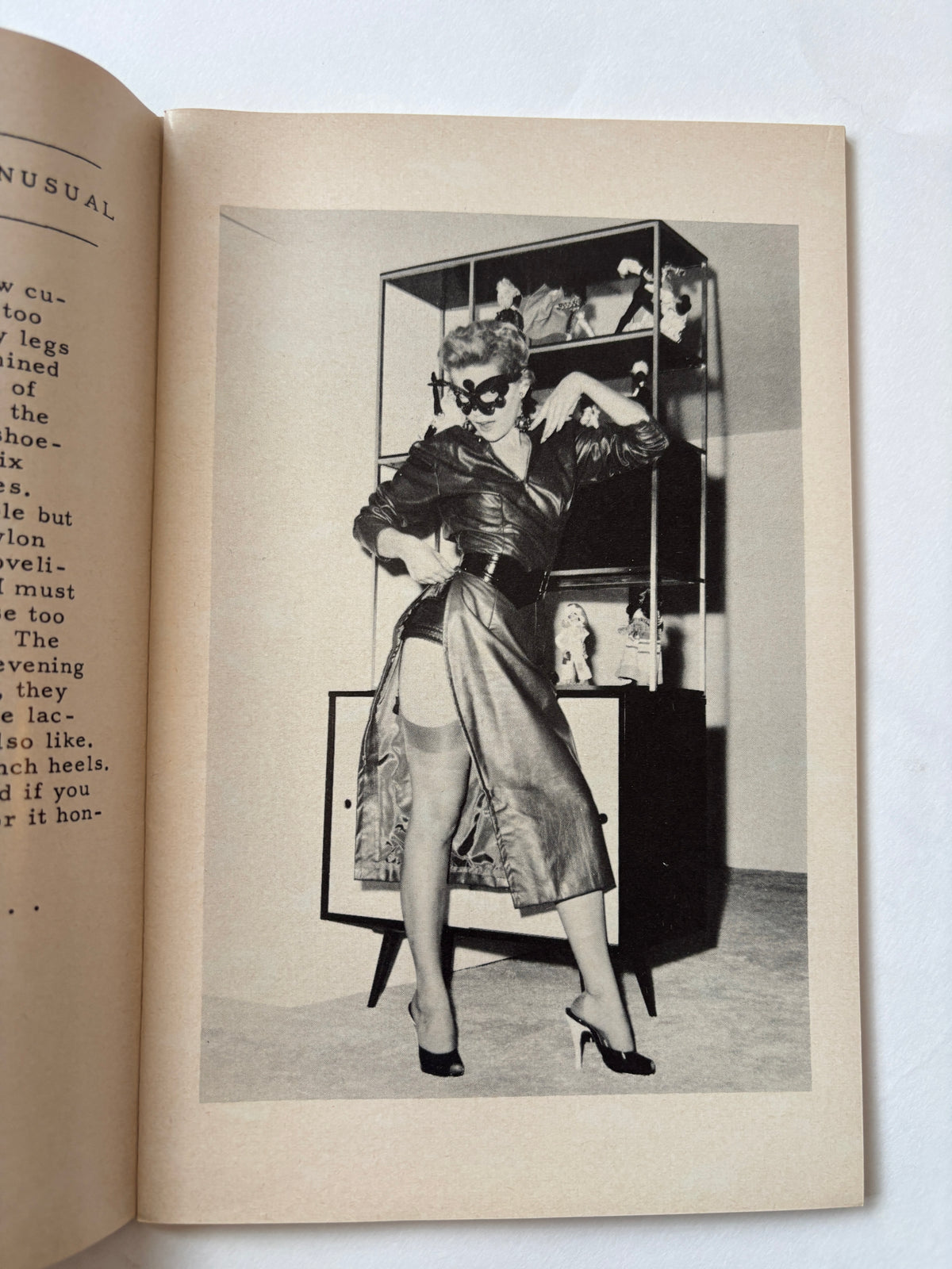 Exotique #21 / Eric Stanton & Gene Bilbrew / 1955 / Burmel Publishing Co.